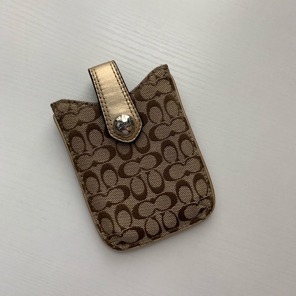 {coach} accessory holder